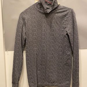 Athleta Flurry Long sleeved Shirt